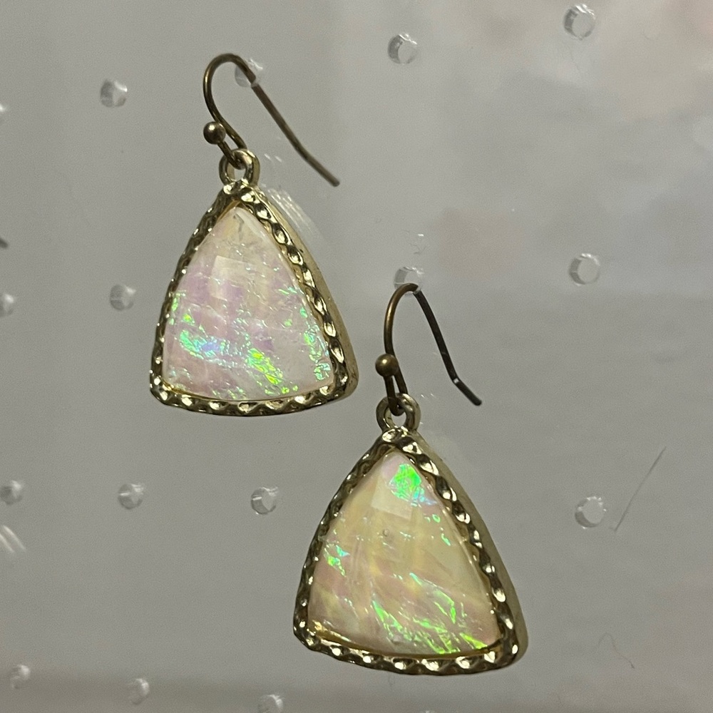 Triangle dangle earrings - Picture 3 of 4